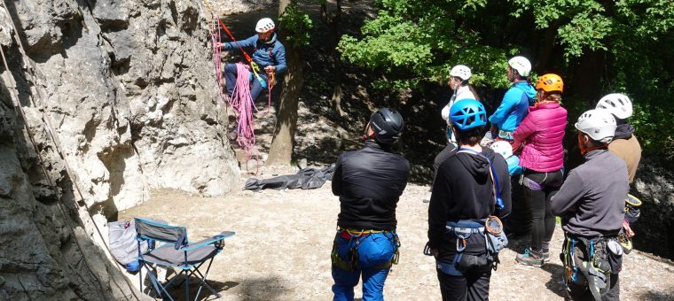 Základný kurz skalného lezenia v okolí BA Malé Karpaty